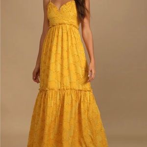 New Lulu's mustard yellow burnout flor midi dress.